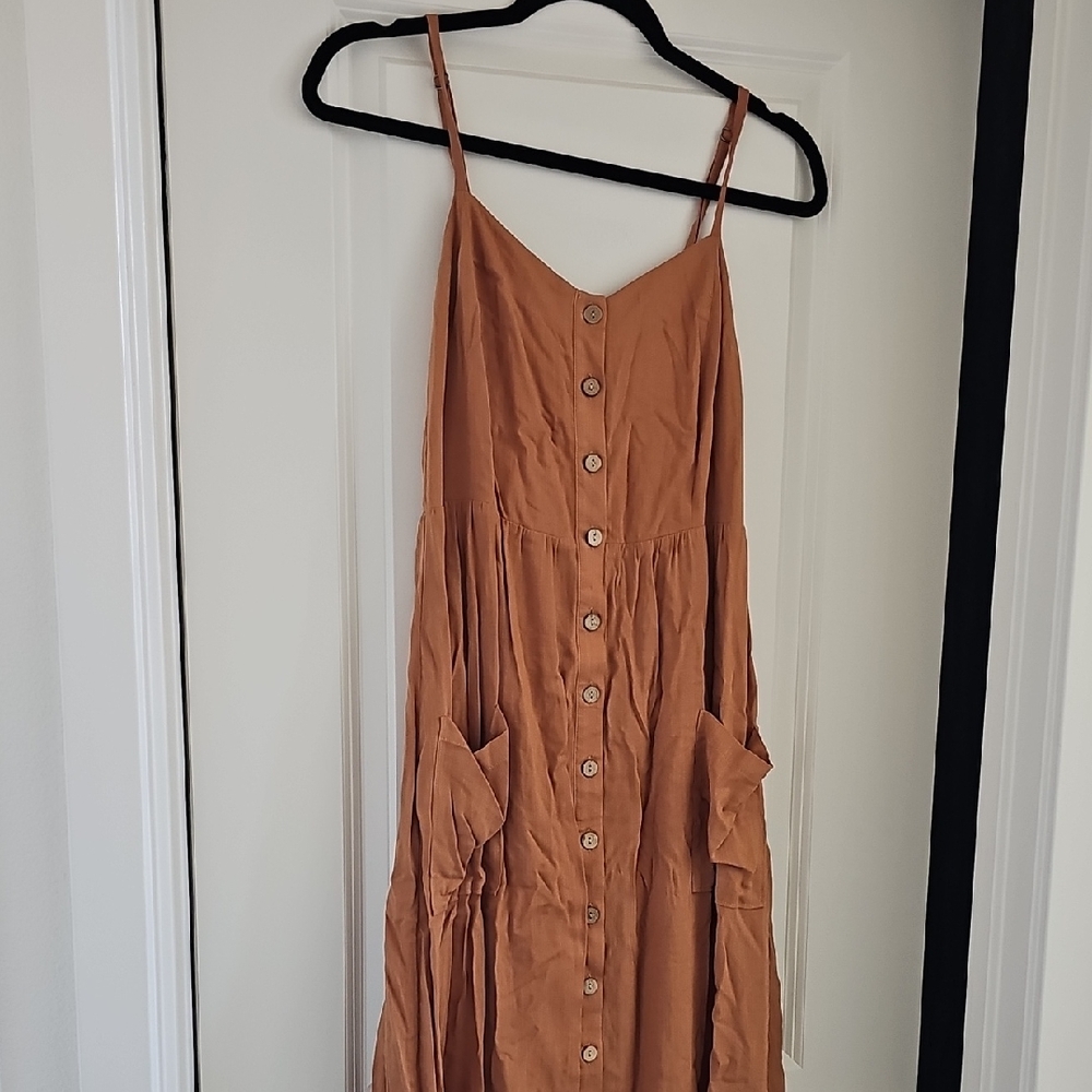 BE COOL Button-Front Midi Dress in Tan